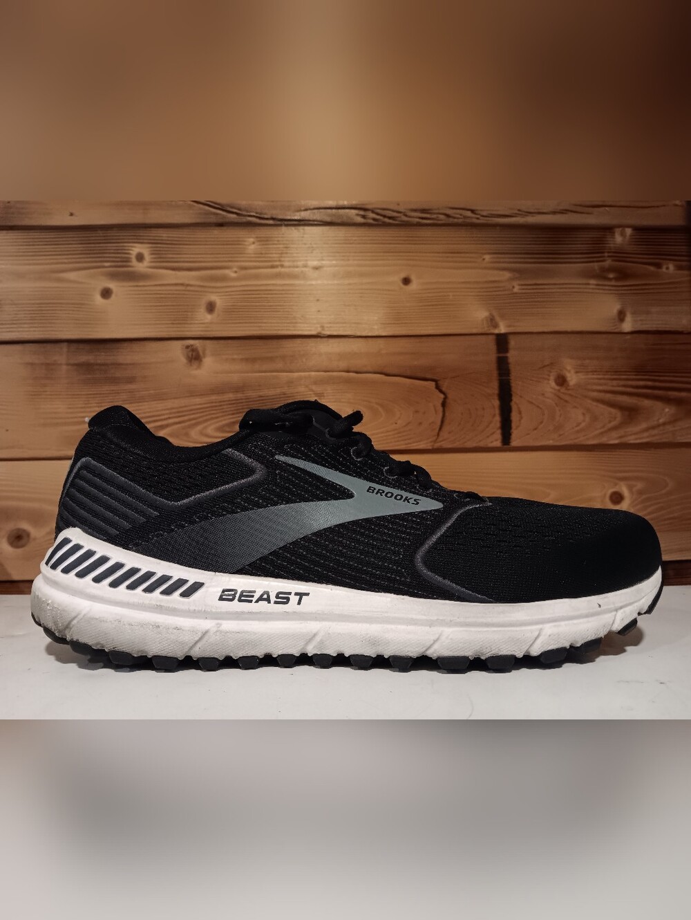 Brooks Beast 20 Athletic Shoes Mens 11 Wide (2E)